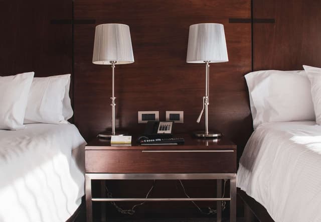 1 KING BED