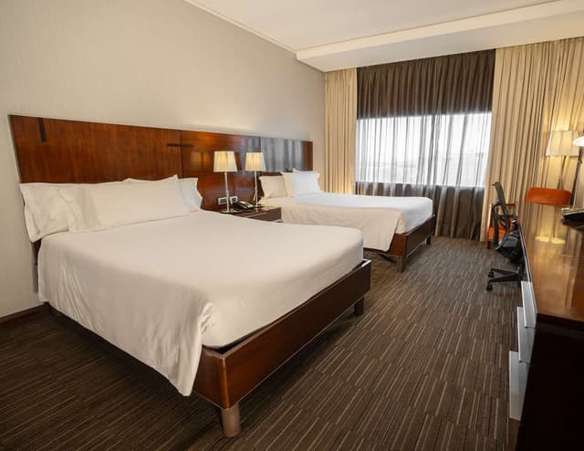 2 DOUBLE BEDS
