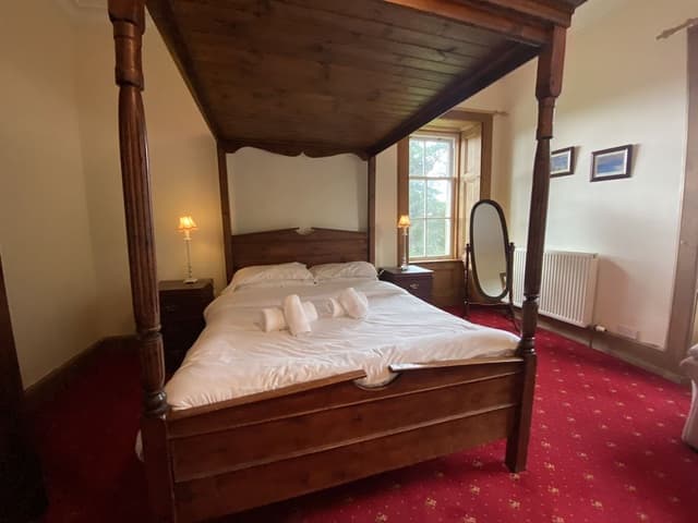 Four Poster Room