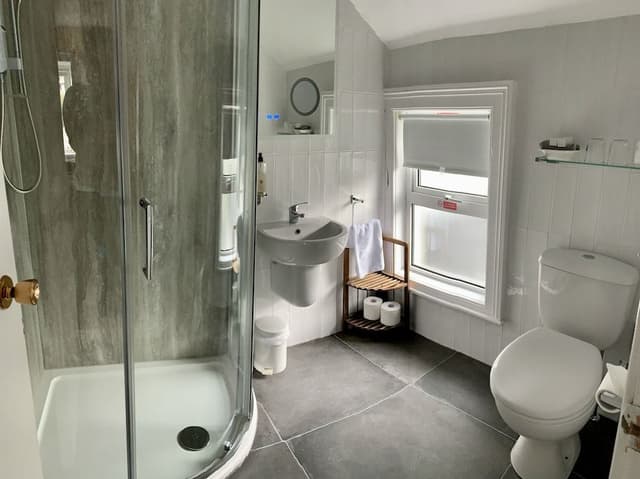 Double or Twin Room, Ensuite