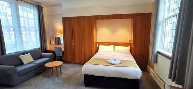 Comfort Suite, Annex Building