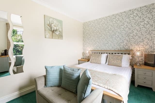 Double Room, Ensuite (WhirlPool Bath/Shower)