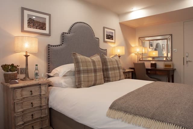 The House Superior Room (located at 5 Hampton Terrace)