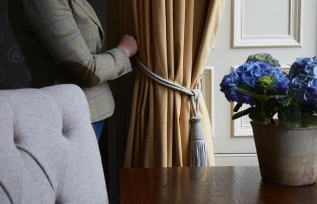 Roseate Junior Suite