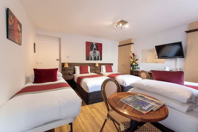 Triple Room