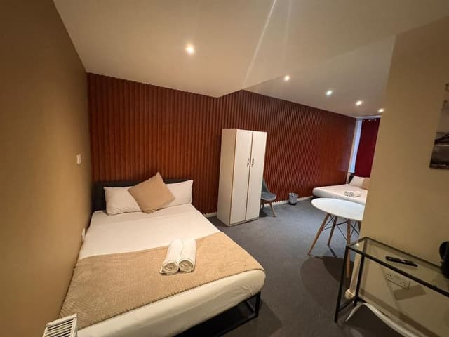 Quadruple Room, Ensuite
