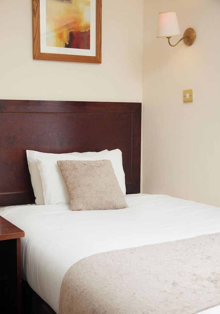 The Bell Hotel & Inn0