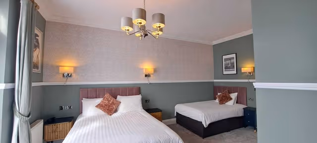Family Room (2 Beds - Sleeps 3)