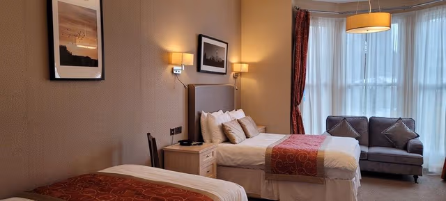 Family Room (2 Beds - Sleeps 3)