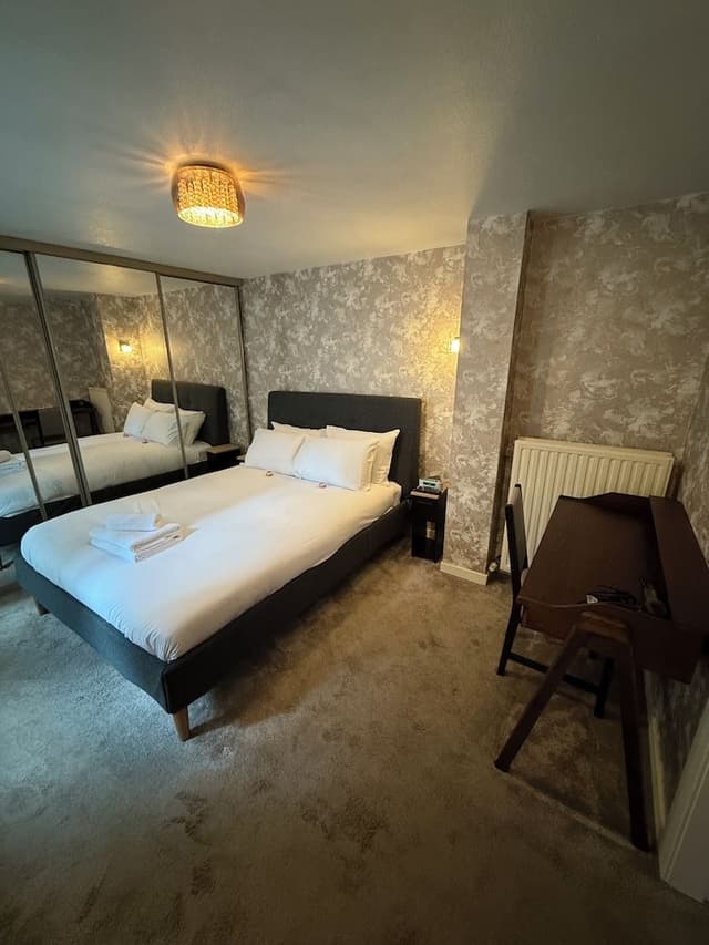 Deluxe Apartment