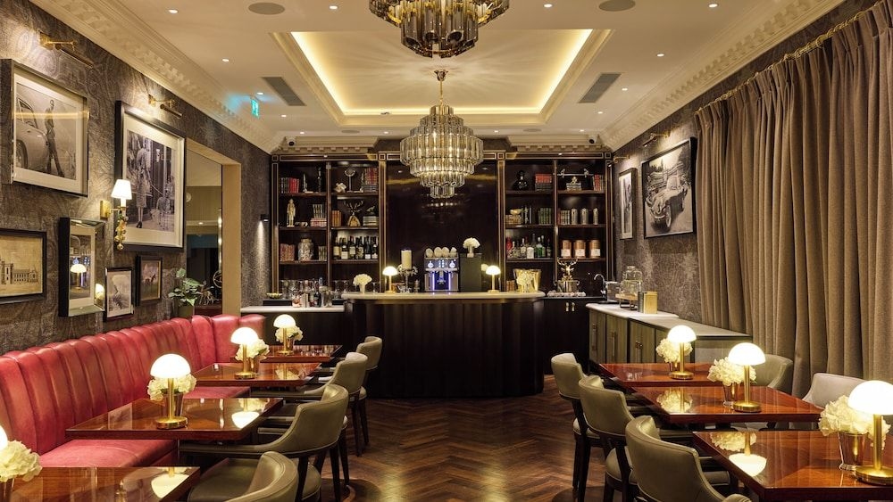 Quinns Hotel2