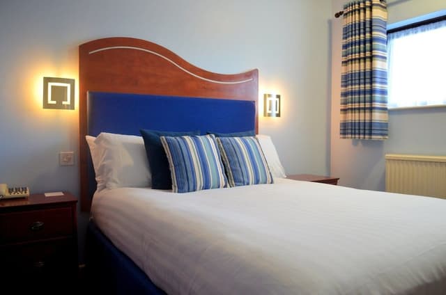 Classic Single Room (Small )