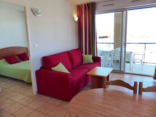 One Bedroom Apartment for 6, Harbour Side