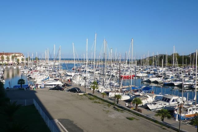 One Bedroom Apartment for 6, Harbour Side