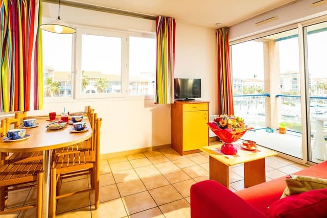 One Bedroom Apartment for 6, Harbour Side