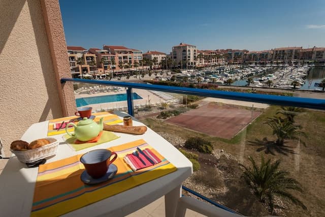 One Bedroom Apartment for 6, Harbour Side