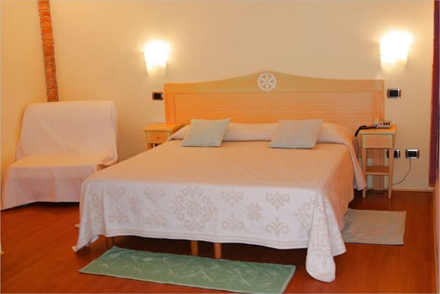 Superior Double Room, Pool View (Ciel de Lit)