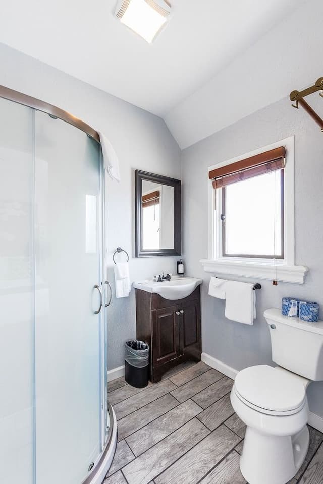 Premium Room, 1 Queen Bed, Private Bathroom