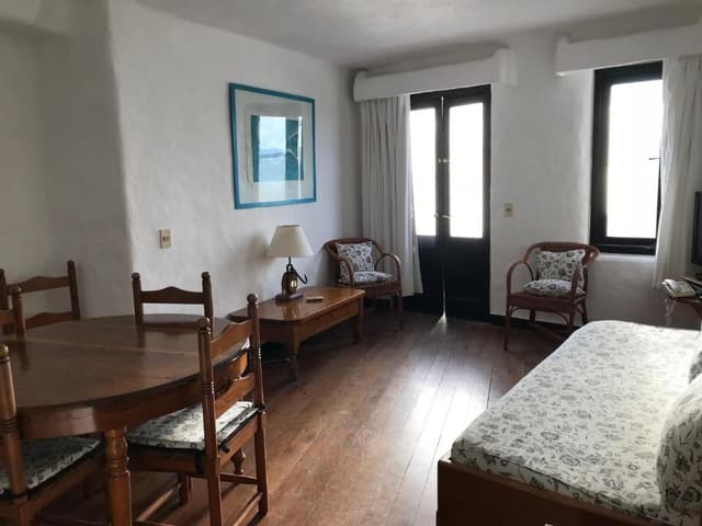 Apartment (4 Adults)