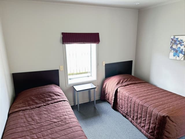 2 Bedroom Apartment with Spa Bath and Kitchenette (Opt 1)