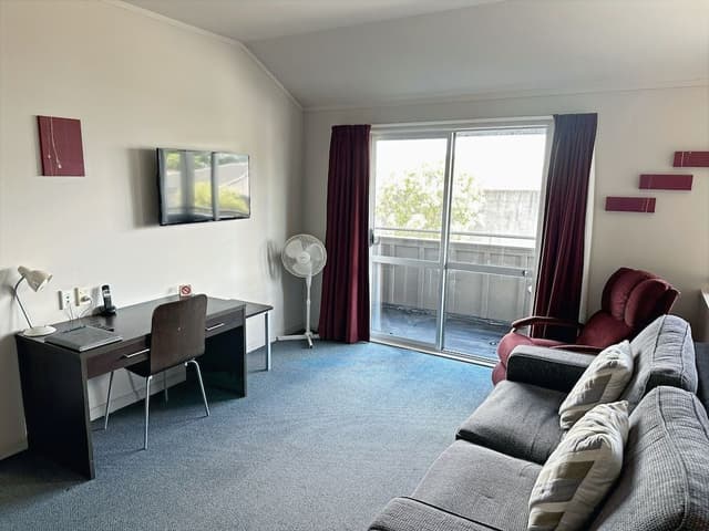 1 Bedroom Luxury Apartment with Spa Bath and Kitchenette