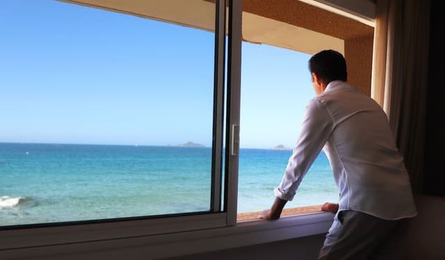 Room, Sea View