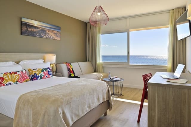 Room, Sea View