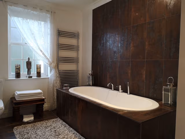 Deluxe Suite (Copper Beech Suite)