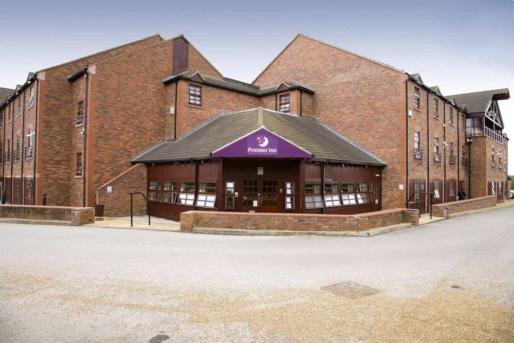 Premier Inn Milton Keynes Central South West (Furzton Lake)