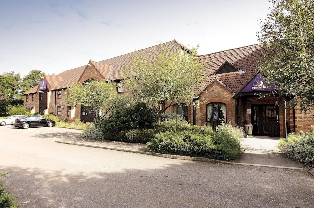 Premier Inn Bridgend (M4, J35)1