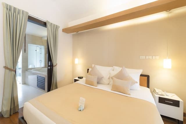 Three Bedroom Suite Pool Villa Sea