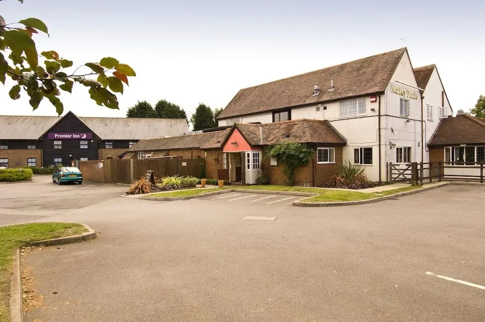 Premier Inn Farnborough West (Southwood) Premier Inn Farnborough West (Southwood)