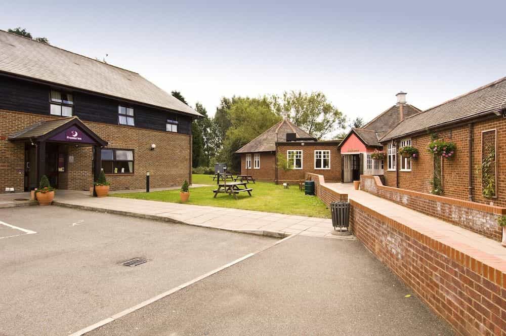 Premier Inn Farnborough West (Southwood) Premier Inn Farnborough West (Southwood)