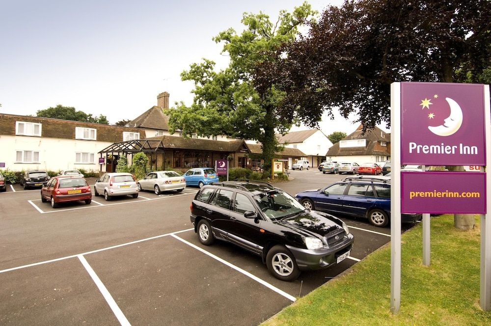Premier Inn Gatwick Crawley Town (Goff's Park)1