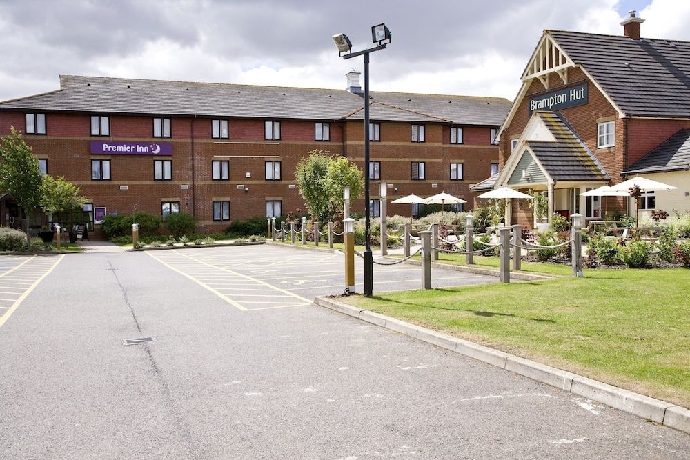 Premier Inn Huntingdon (A1/A14)2