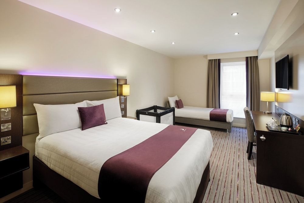Premier Inn Rochdale4