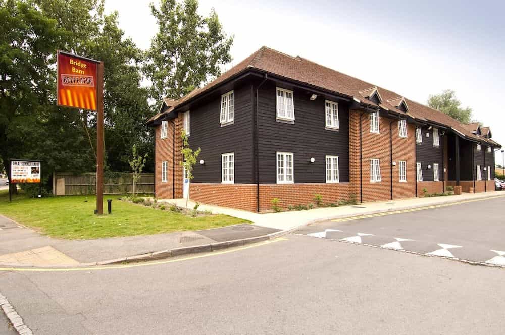 Premier Inn Woking West (A324) Premier Inn Woking West (A324)