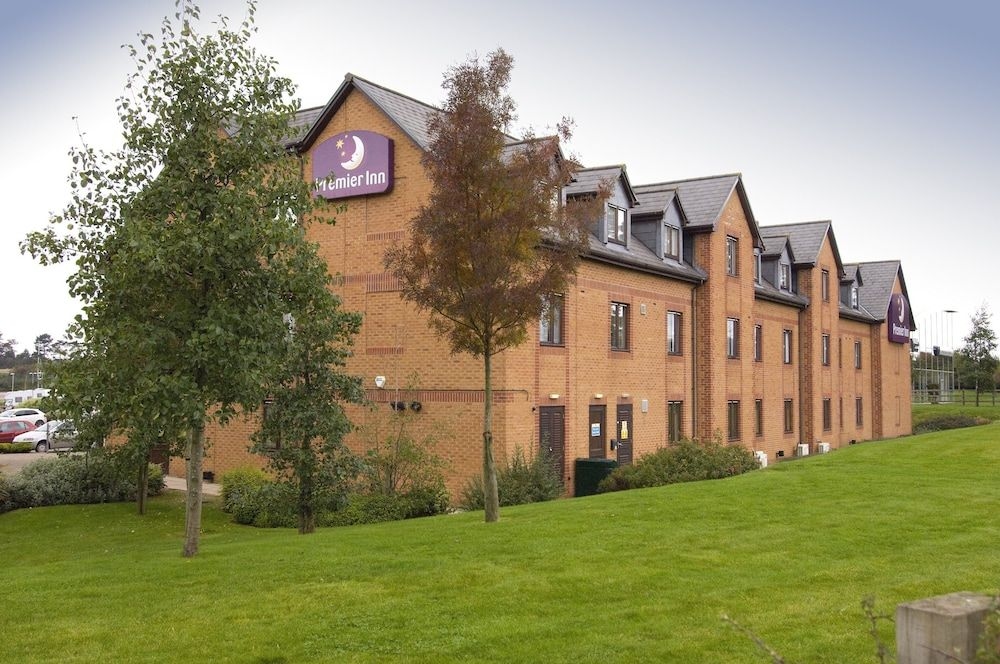 Premier Inn Stafford North (Hurricane)3
