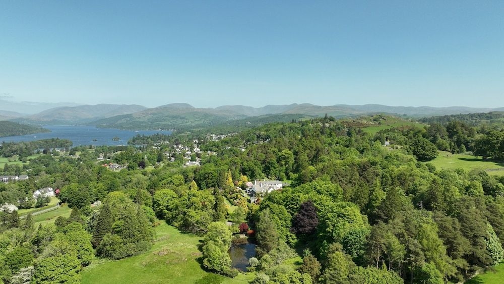 Lindeth Fell Country House Hotel1