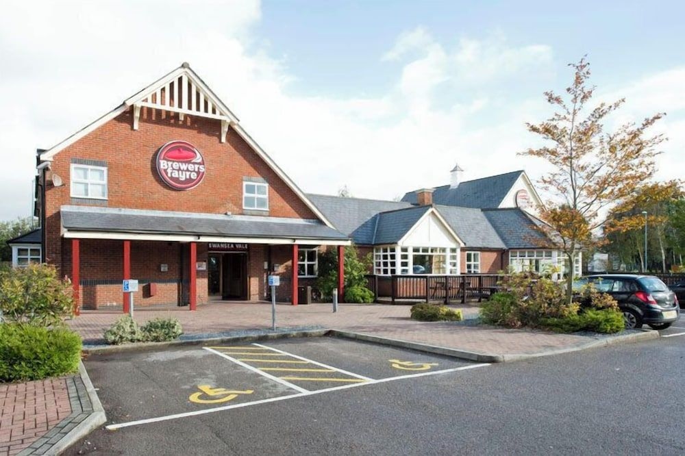 Premier Inn Swansea North2
