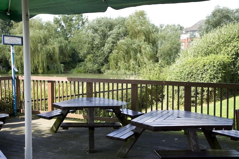 Premier Inn Basildon (Festival Park)0
