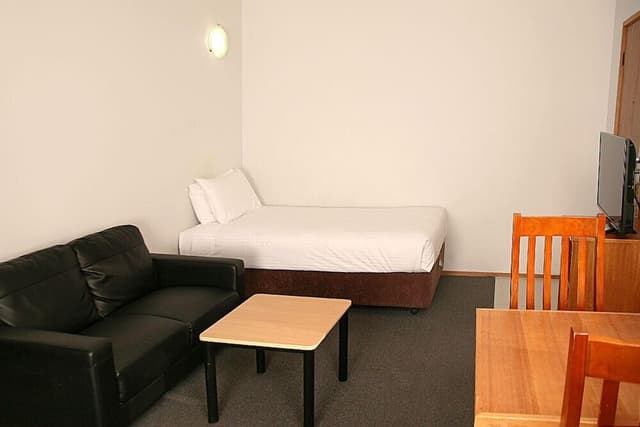 One Bedroom Apartment