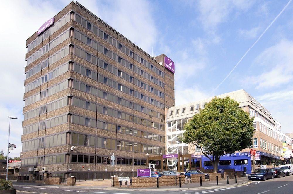 Premier Inn Brentwood1