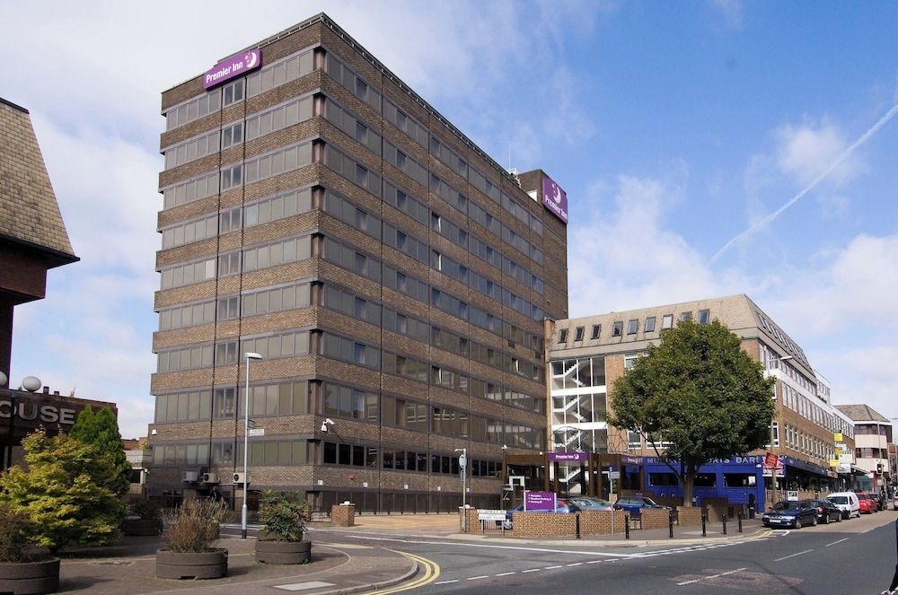 Premier Inn Brentwood2