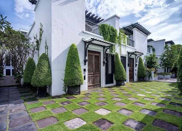 Courtyard Pool Villa