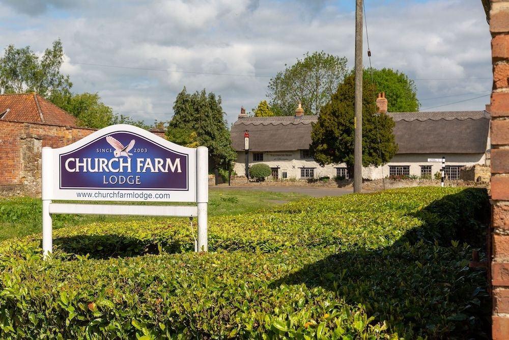 Church Farm Lodge3