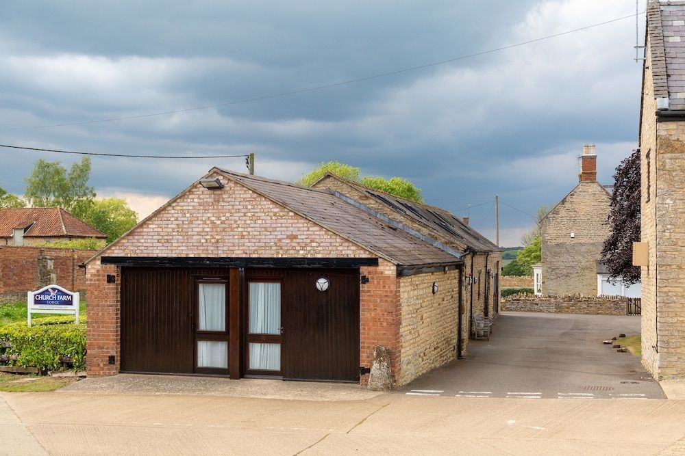 Church Farm Lodge1