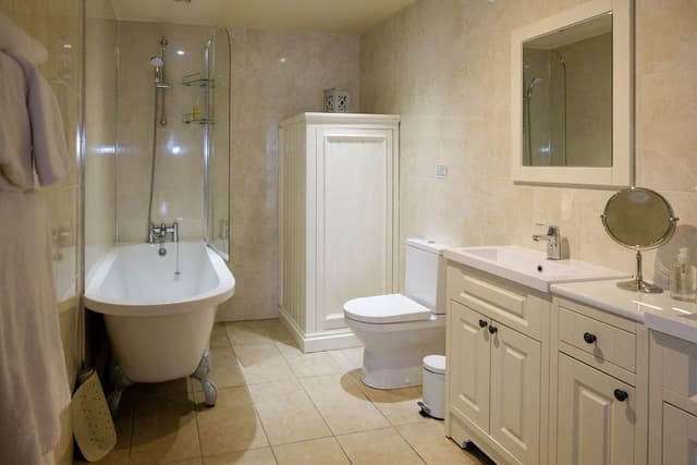 Suite, Ensuite