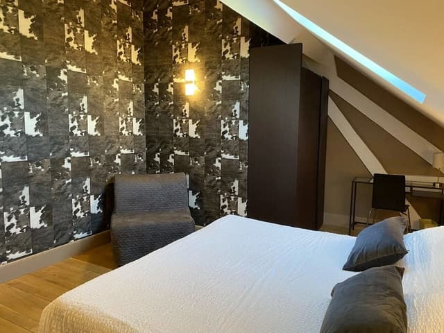 Grand Appartement, étage complet, vue cité