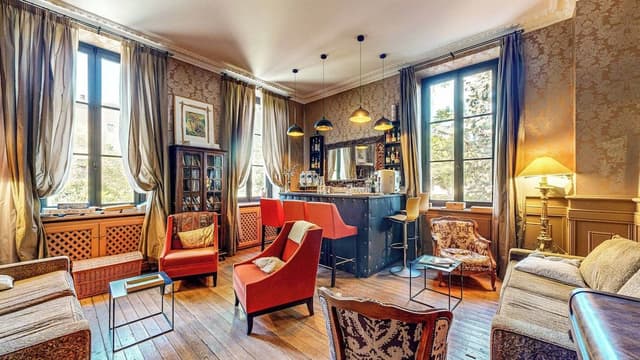Grand Appartement, étage complet, vue cité